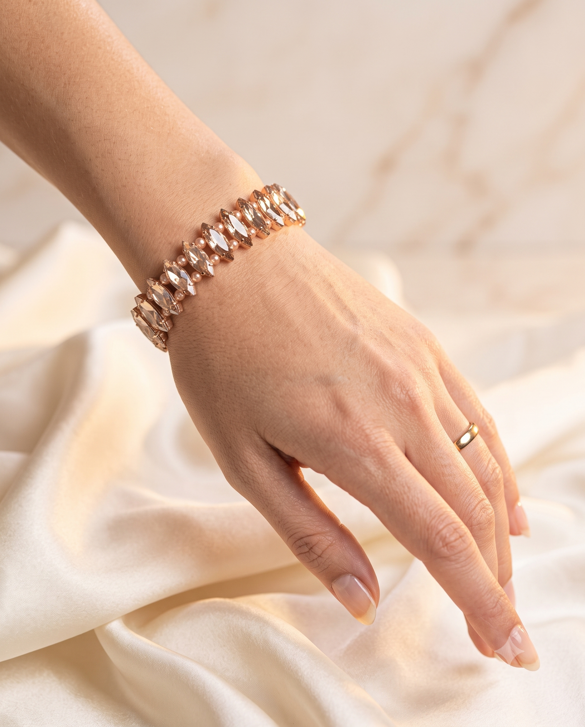 Elegant Rose Gold Crystal Bracelet – Stylish Statement Jewellery
